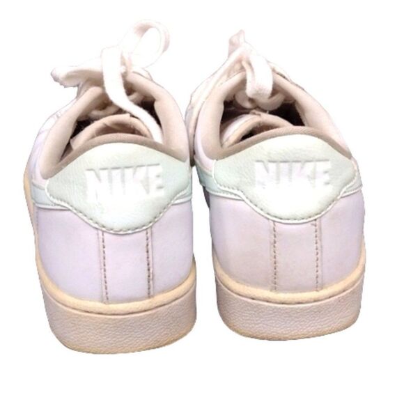 Woman's Nike Tennis Classic Sneakers 312498-135 White Leather Size US 8 - Picture 5 of 9